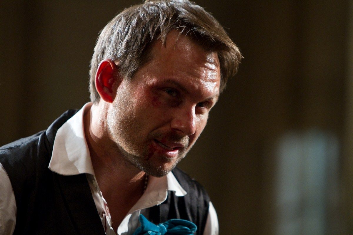 Christian Slater atraca un banco