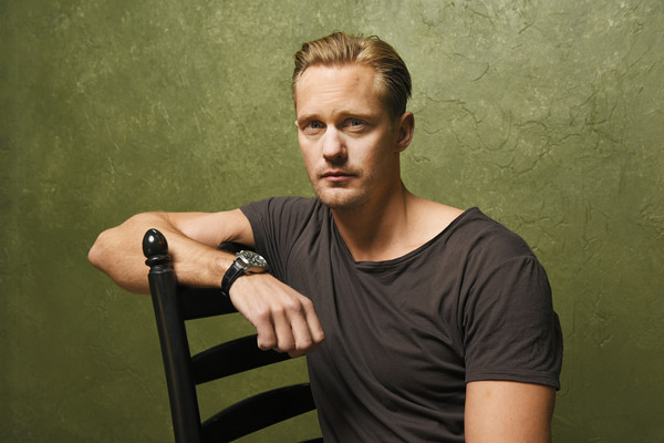 Alexander Skarsgård, amnésico y perseguido con Cara Delevingne