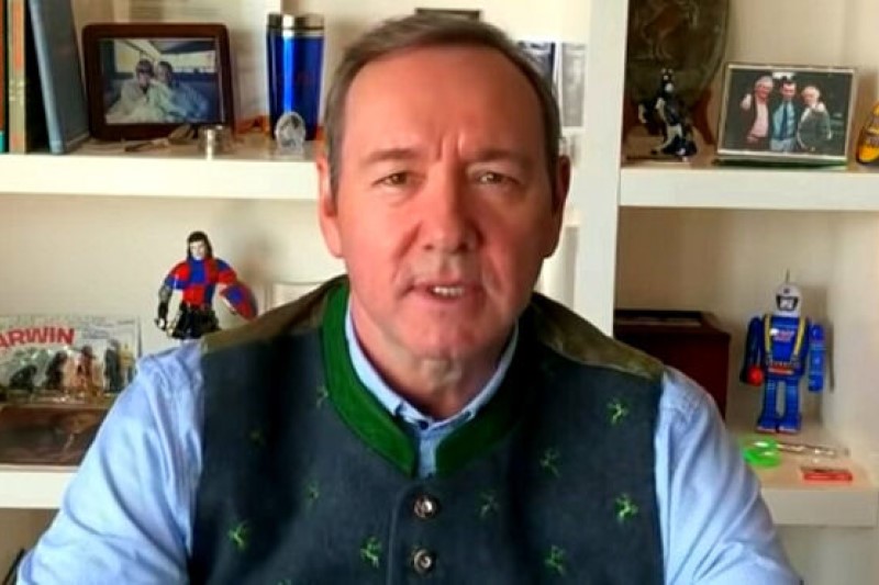 Kevin Spacey dice entender muy bien a los afectados por el Covid-19
