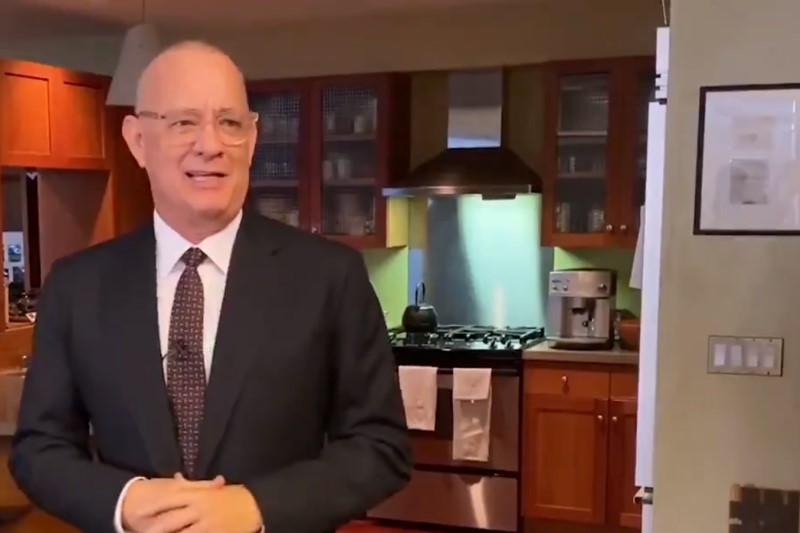 Tom Hanks reaparece en televisión, recuperado del coronavirus