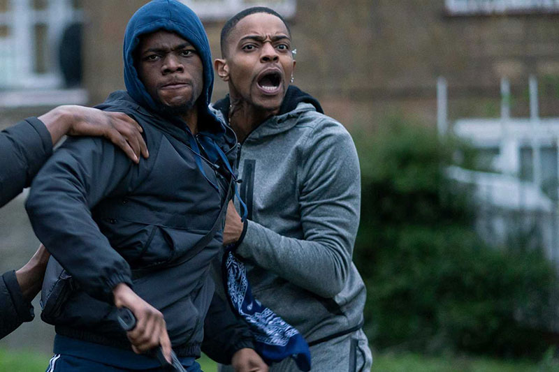 Retiran una película tras la pelea a machetazos en Birmingham