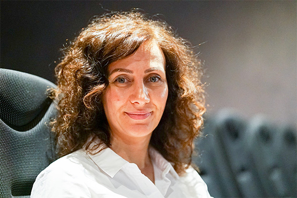 Maha Haj, directora de cine palestina: "Me pregunté qué sentiría una pareja que ha estado casada durante 50 años"