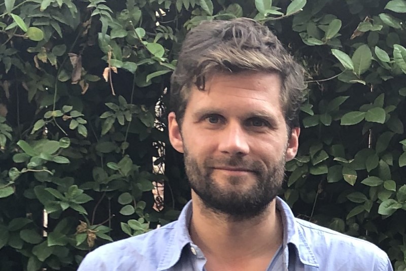 Entrevista con Alexis Michalik, director de "Cartas a Roxane"