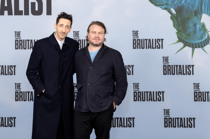 Adrien Brody y Brady Corbet nos hablan de "The Brutalist", la película favorita para los Oscar