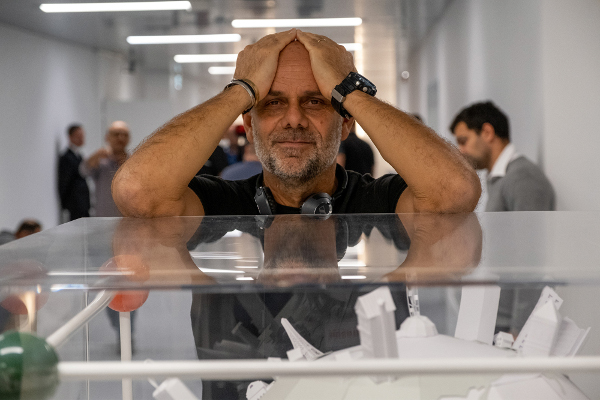 Riccardo Milani cree que "Como pez fuera del agua" trata los problemas en clave irónica