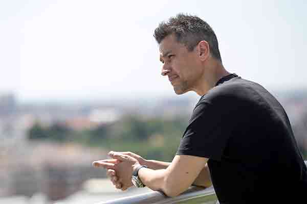 Rodrigo Cortés nos conduce a Blackwood: "No tengo una visión mesiánica de mi función como director"