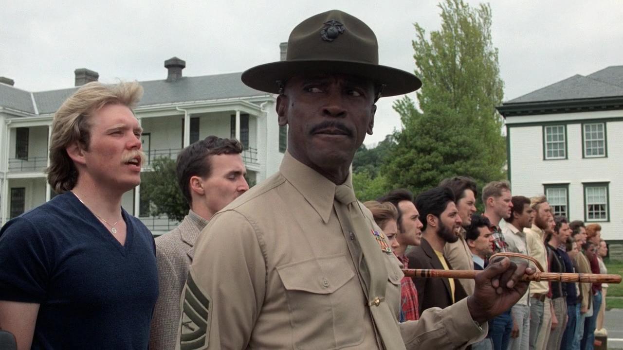 sargento Oficial y caballero