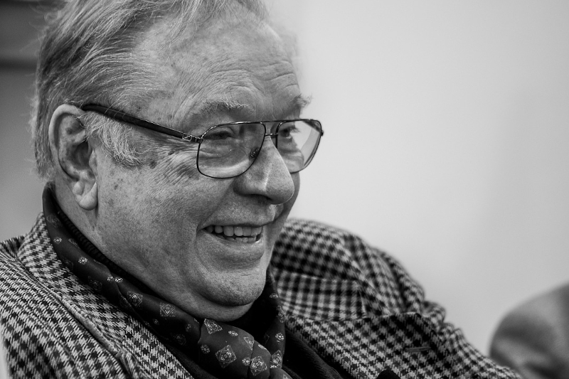 Krzysztof Zanussi quiere despertarnos con "Éter"
