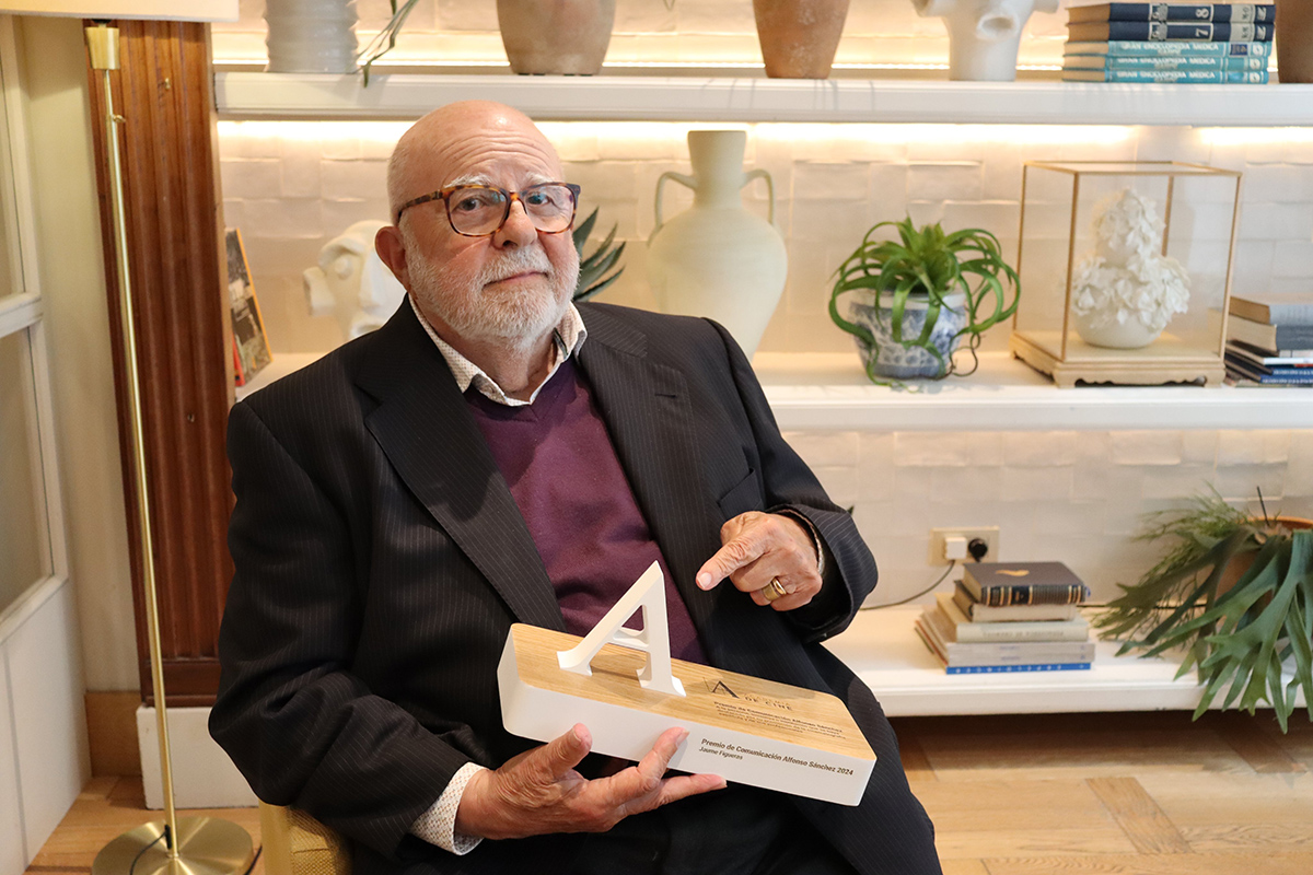 El periodista Jaume Figueras recibe el Premio Alfonso Sánchez