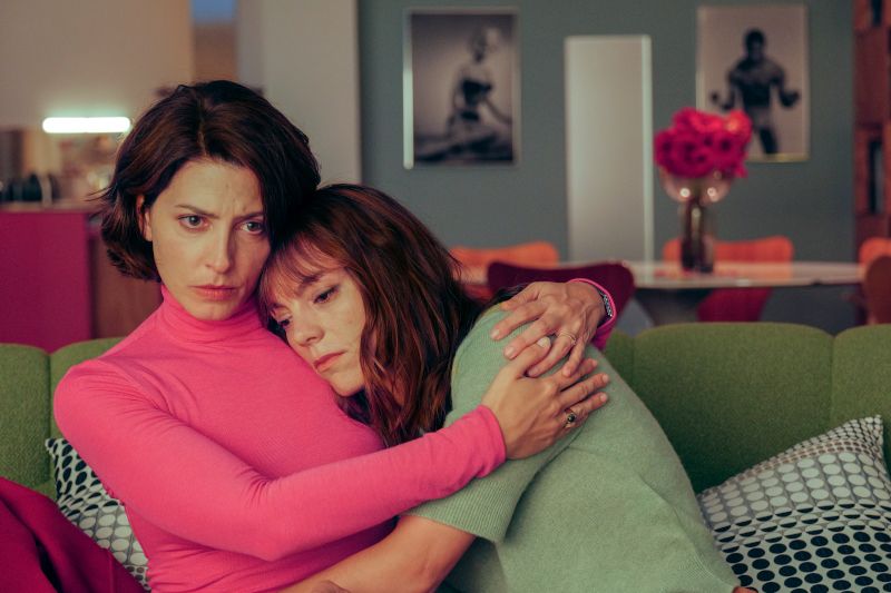 ¿Por qué la ya estrenada “Amarga Navidad” de Pedro Almodóvar puede competir en Cannes?