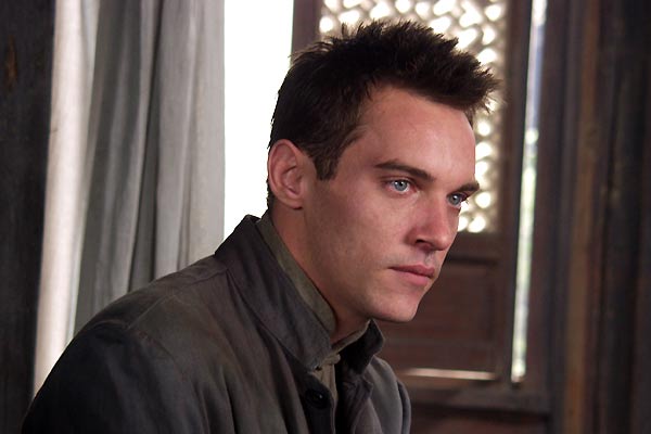 Jonathan Rhys Meyers, agente de policía