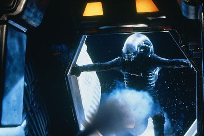 alien expulsado