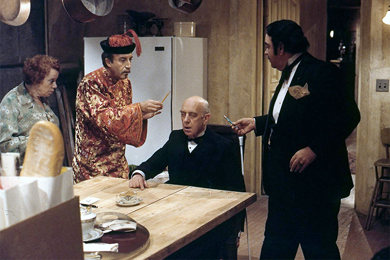 30) "Un cadáver a los postres", de Neil Simon
