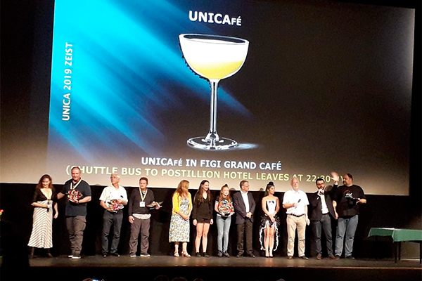 mascara cup 2