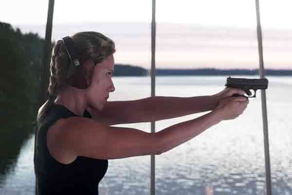 El coche de Scarlett Johansson, perseguido por los paparazzi al estilo lady Di