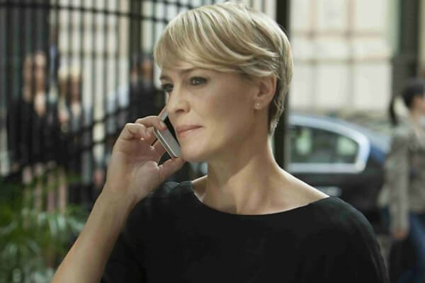 Robin Wright continúa su labor como realizadora unida a Reese Whiterspoon