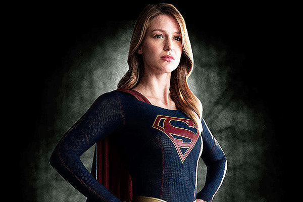 Se busca Superman para acompañar a Supergirl