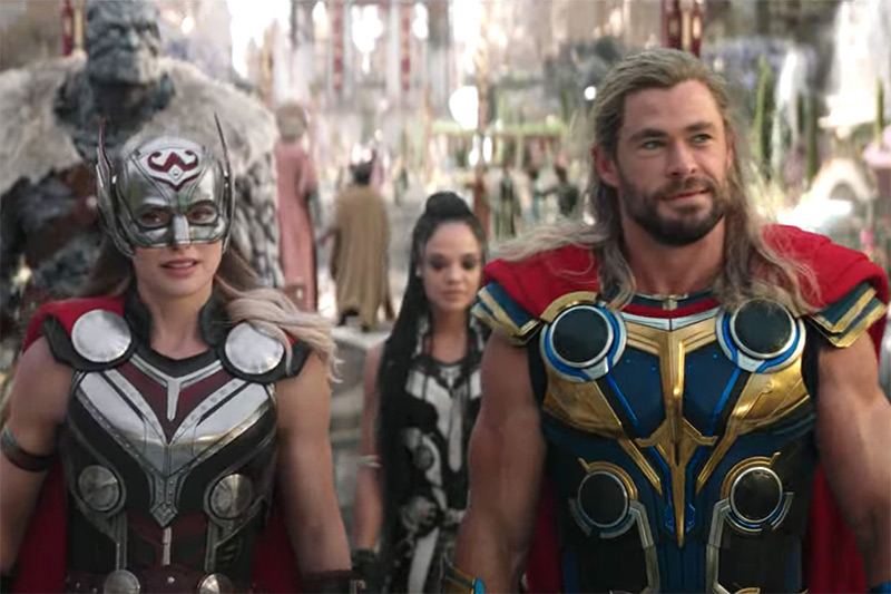 "Thor: Love and Thunder" golpea con fuerza