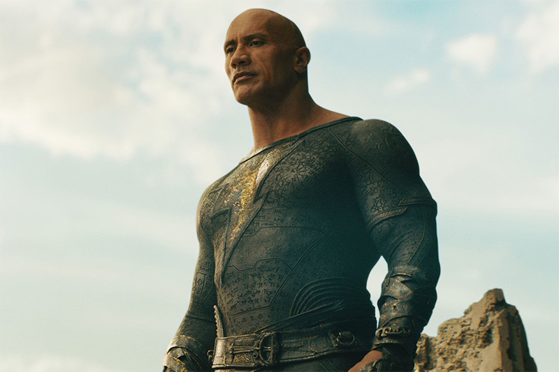 "Black Adam" se afianza arriba