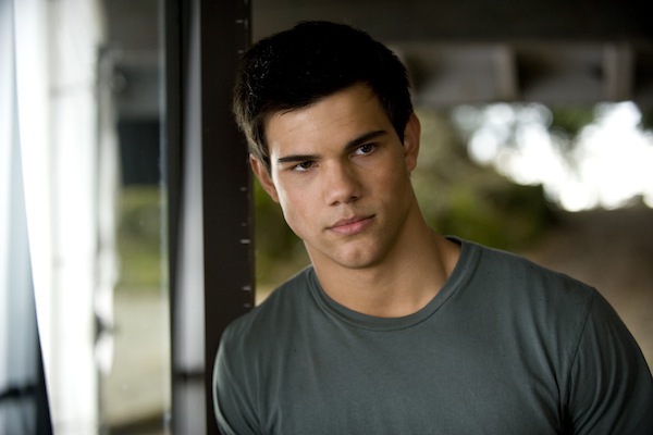 Taylor Lautner ficha para la segunda temporada de “Scream Queens”