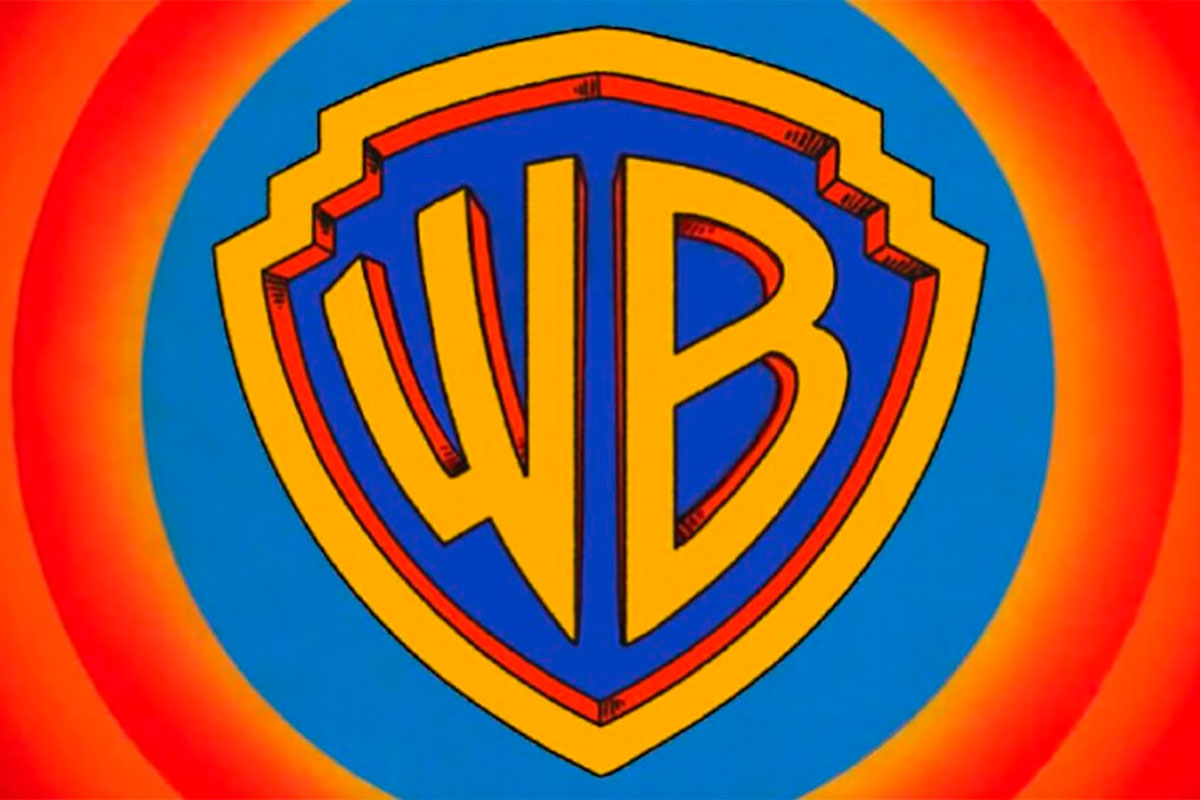 Muy fan de españolizar la pronunciación de Warner Bros