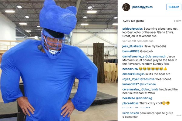 El especialista Glenn Ennis con un traje especial para hacer de oso en "El renacido"