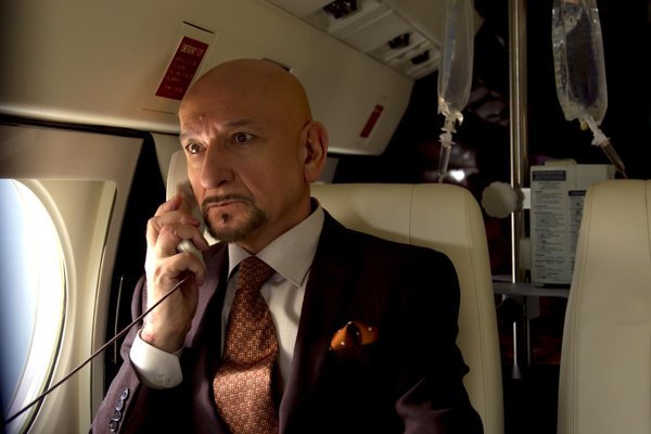 Ben Kingsley, policía junto a Henry Cavill y Alexandra Daddario