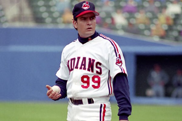 Charlie Sheen protagonizará la tercera entrega de “Una mujer en la liga”