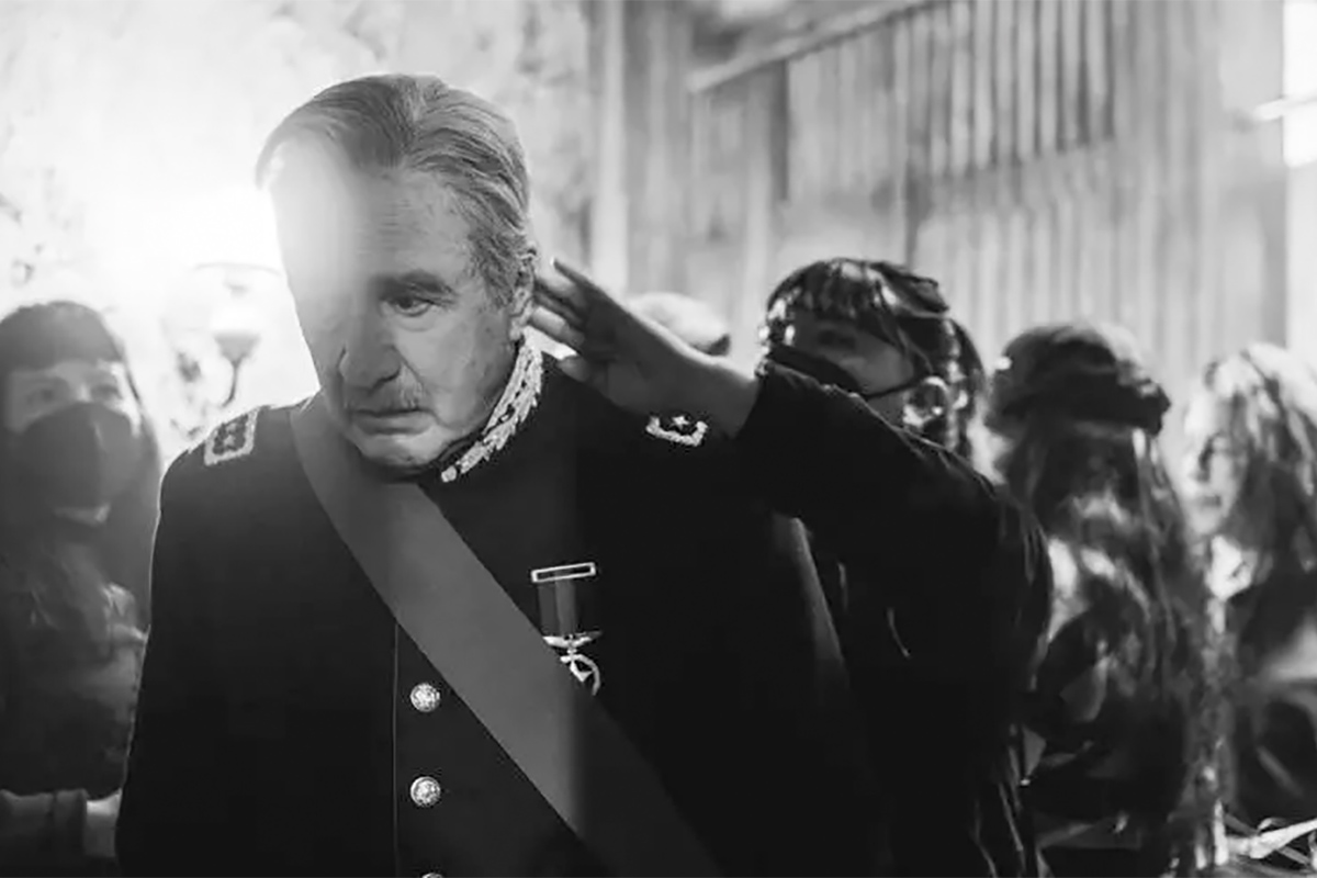 Pablo Larraín convierte a Pinochet en un vampiro