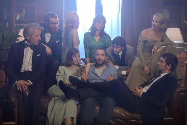 Dani Rovira sufre alucinaciones en el spot de los Premios Goya