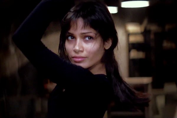 Freida Pinto ficha para “Guerrilla”, miniserie de Showtime con Idris Elba