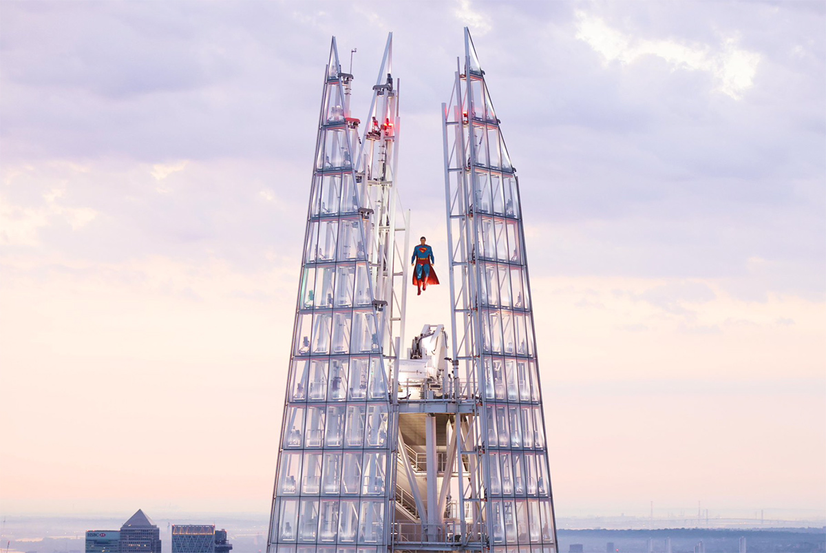 "Superman" vuela entre las torres The Shark de Londres