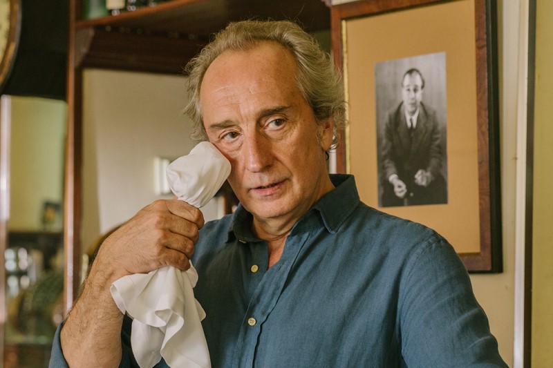Entrevista con Gonzalo de Castro, protagonista de “La maldición del guapo” 