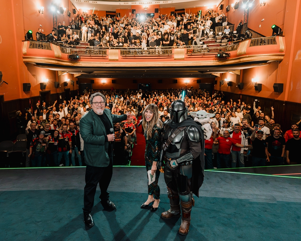Jon Favreau presenta "The Mandalorian and Grogu" en Madrid