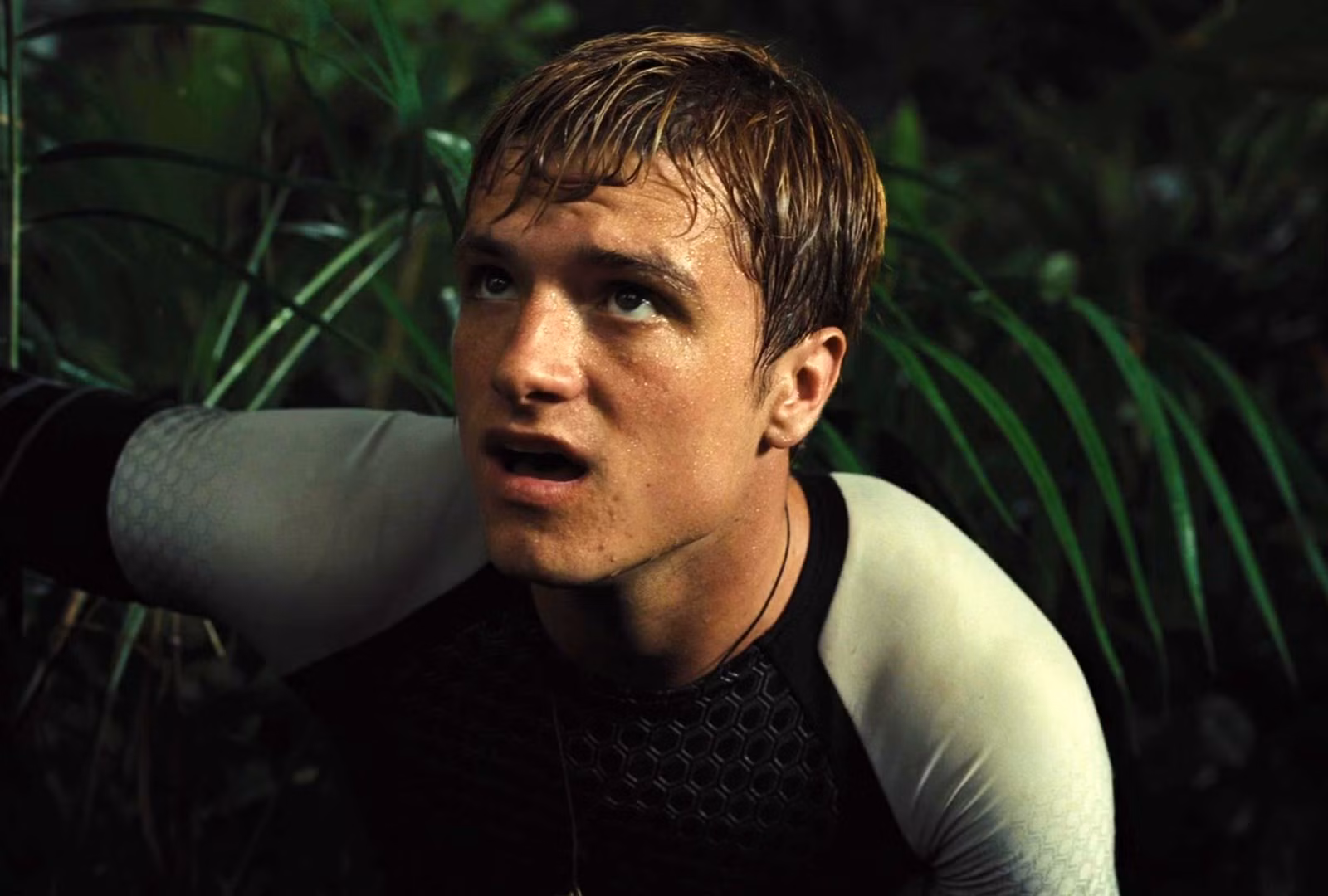 No ser fan de Taylor Swift pasa factura a Josh Hutcherson