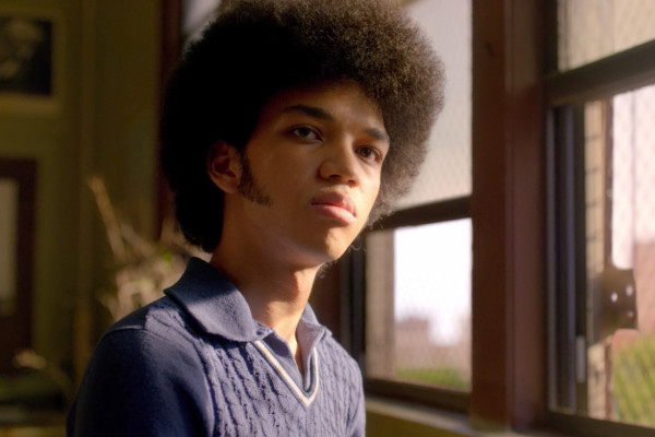 Justice Smith se incorpora a “Jurassic World 2”, a las órdenes de Juan Antonio Bayona