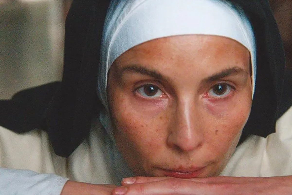 Noomi Rapace promete un retrato ambiguo de Teresa de Calcuta en su nueva película