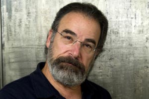 Mandy Patinkin acompañará a Penélope Cruz en la secuela de "La niña de tus ojos"