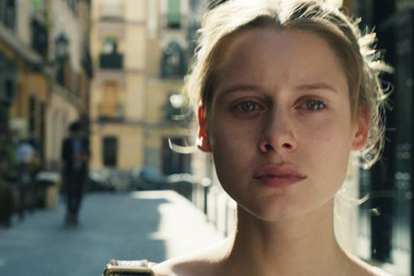 Manuela Vellés e Iván Massage pierden la conexión a internet en un thriller de ciencia ficción producido por Lars von Trier