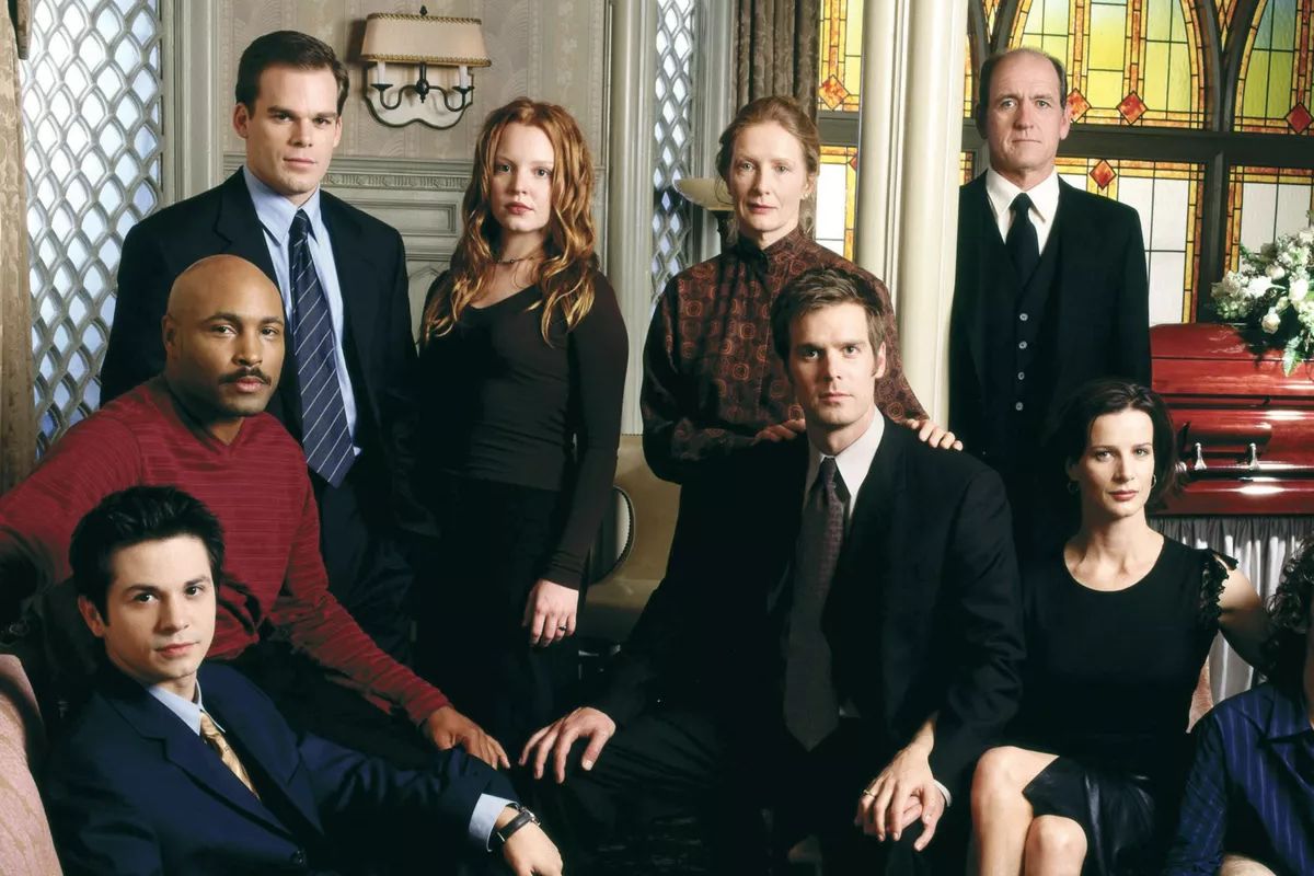 Imagen de "A dos metros bajo tierra"