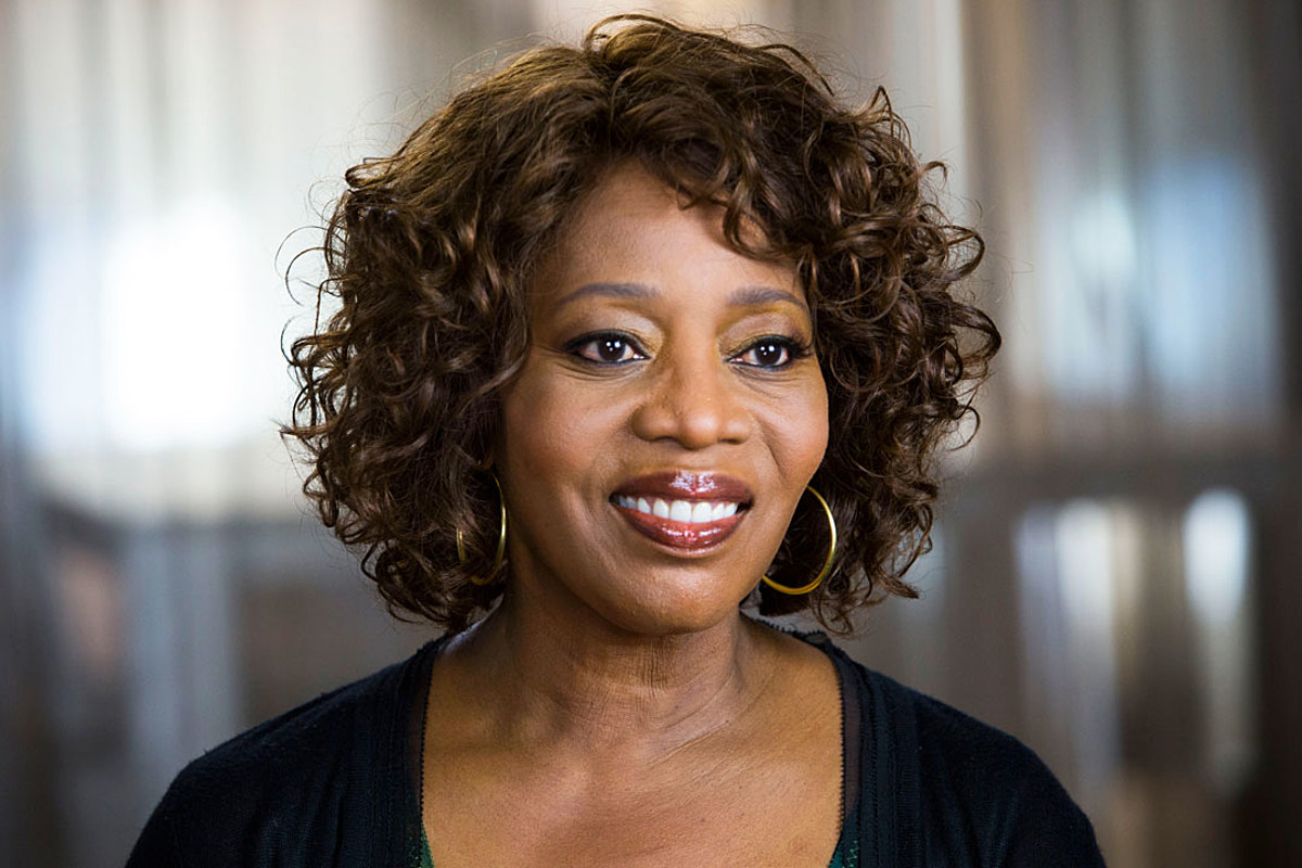 Alfre Woodard se vuelve “Viral"