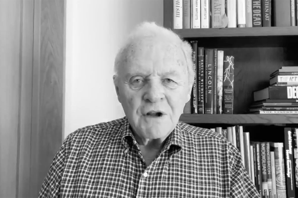 Anthony Hopkins celebra 45 años de sobriedad