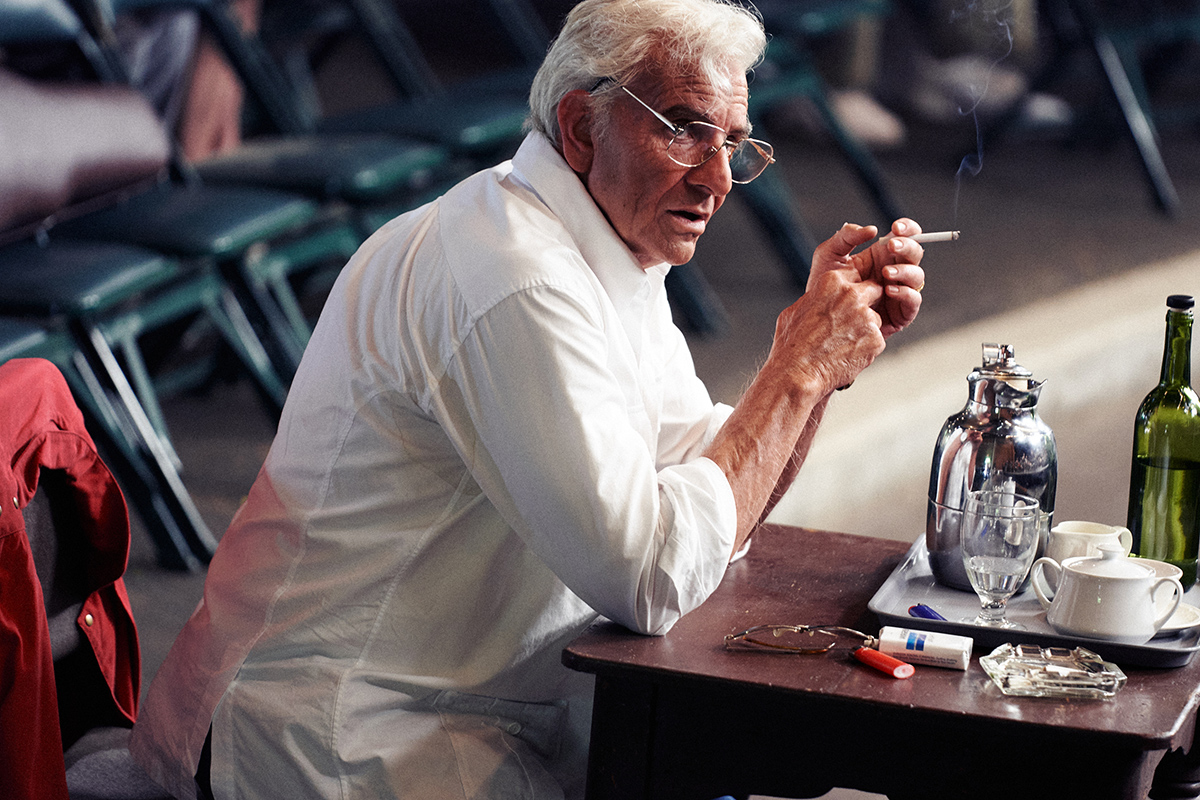 Bradley Cooper como Leonard Bernstein