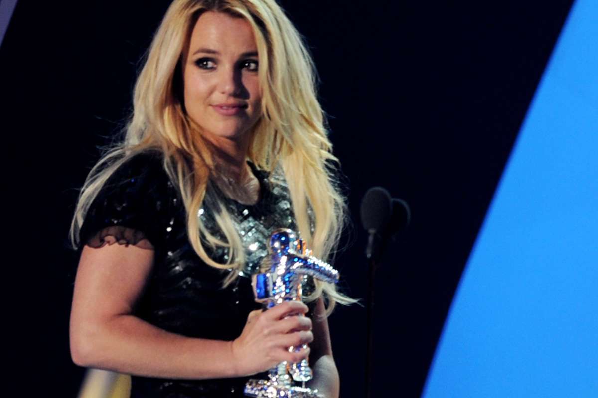 El padre de Britney Spears renuncia a su tutela