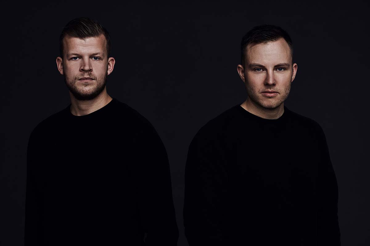 Entrevista con Anders Ølholm y Frederik Louis Hviid, directores de “Shorta, el peso de la ley” Entrevista con Anders Ølholm y Frederik Louis Hviid, directores de “Shorta, el peso de la ley”