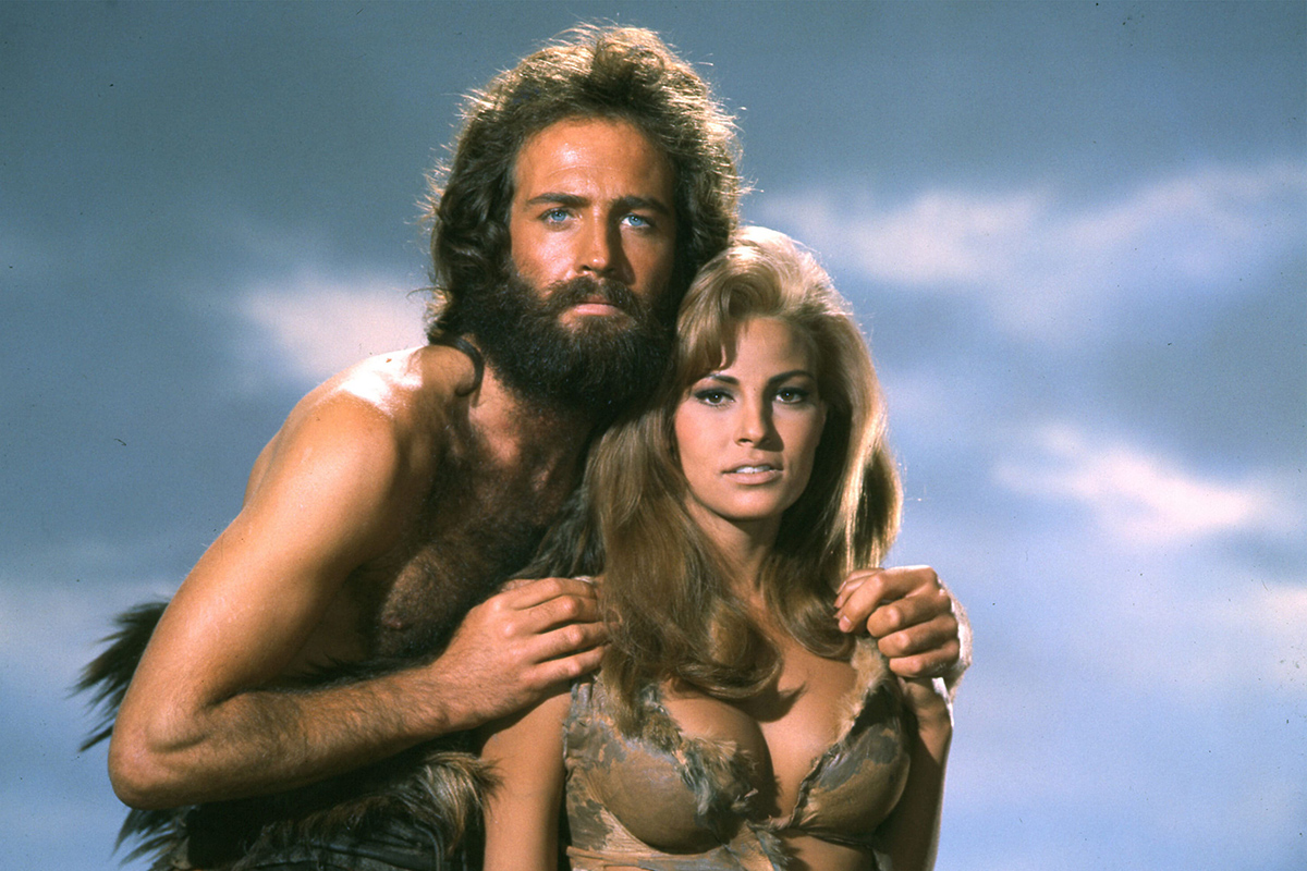 Fallece por COVID-19 el actor británico John Richardson, que protagonizó "Hace un millón de años", con Raquel Welch