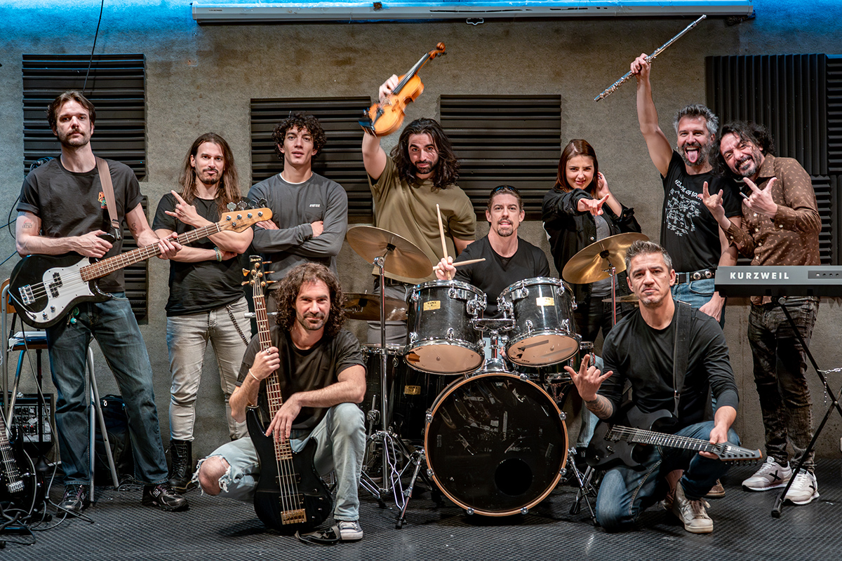 Adrián Lastra protagoniza un film sobre la banda Mägo de Oz