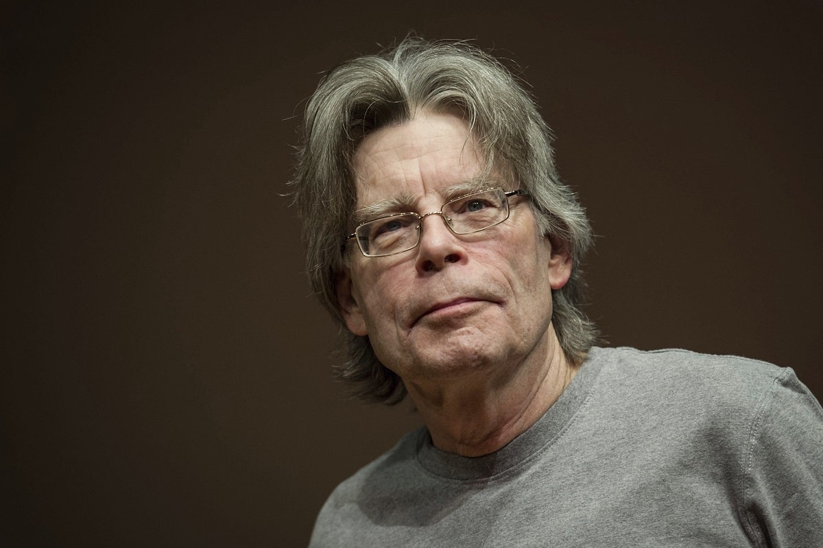 Stephen King visita la sala de autopsias número 4