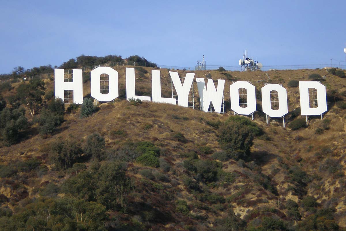 El icónico cartel de Hollywood fue alterado el lunes.