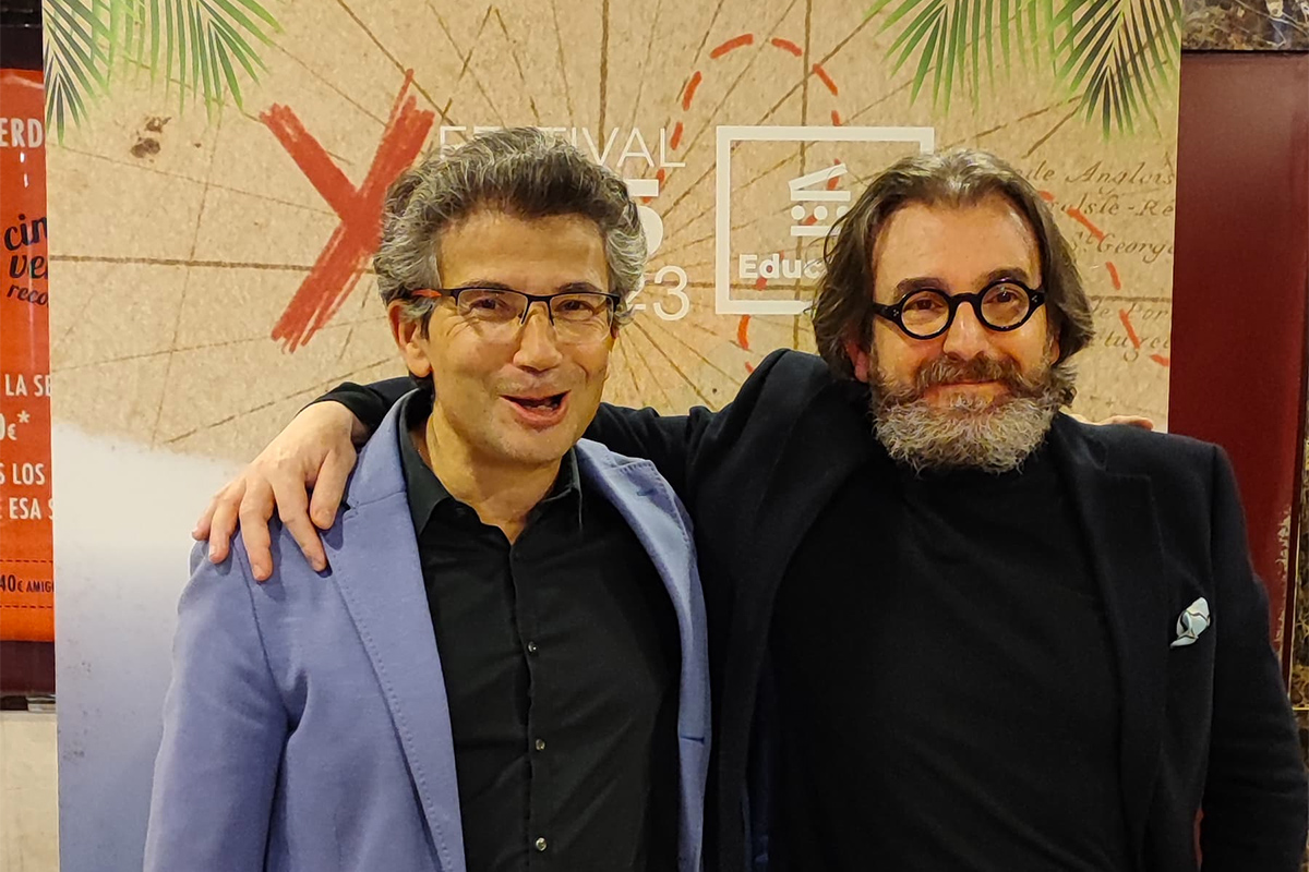 El experto en ciberseguridad Damián Soriano con el director de Educacine